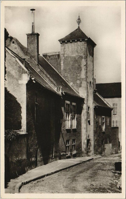 Carte postale ancienne Vichy Maison du Bailliage à Vichy