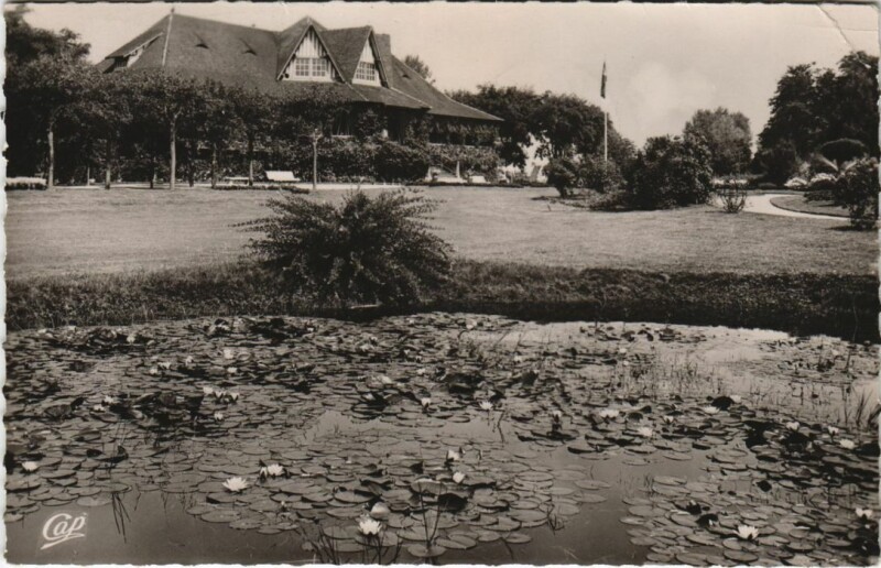 Carte postale ancienne Vichy Le Golf à Vichy