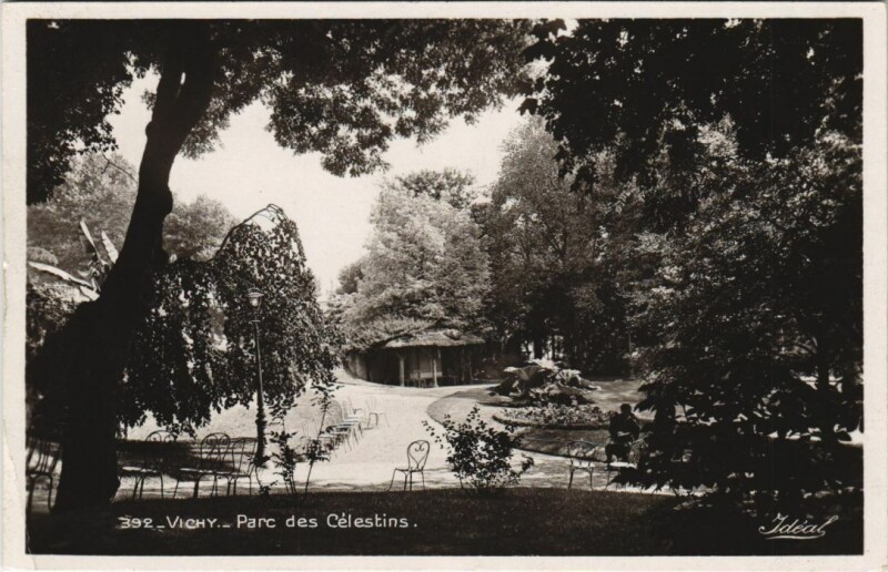 Carte postale ancienne Vichy Parc des Celestins à Vichy