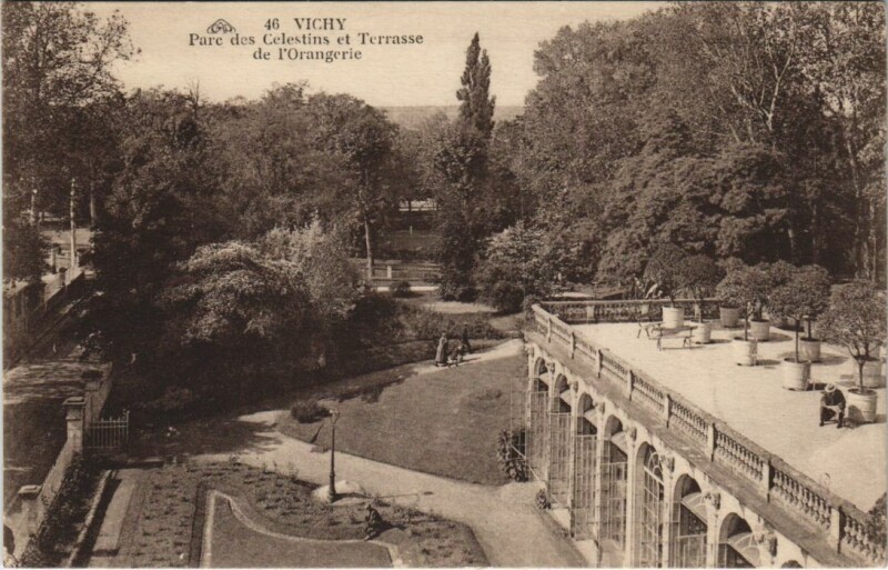 Carte postale ancienne Vichy Parc des Celestins et Terrasse de l'Orangerie à Vichy