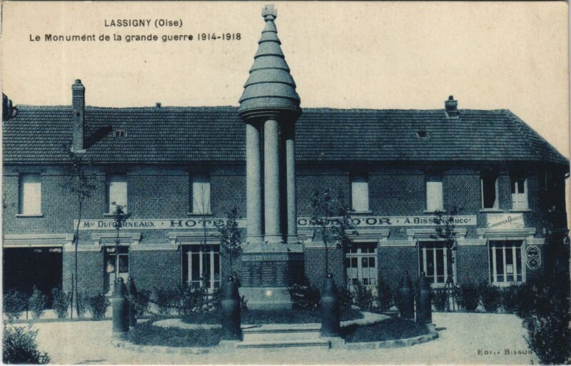 Carte postale ancienne Lassigny Le Monument de la Grande Guerre 1914-1918 à Lassigny