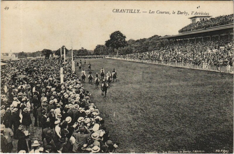 Carte postale ancienne Chantilly Les Courses - Le Derby - L'Arrivees à Antilly