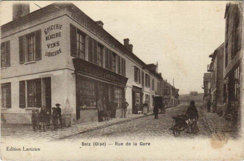 Carte postale ancienne Betz Rue de la Gare