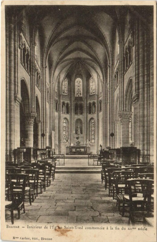 Carte postale ancienne Braisne Interieur de l'Eglise Saint-Yved