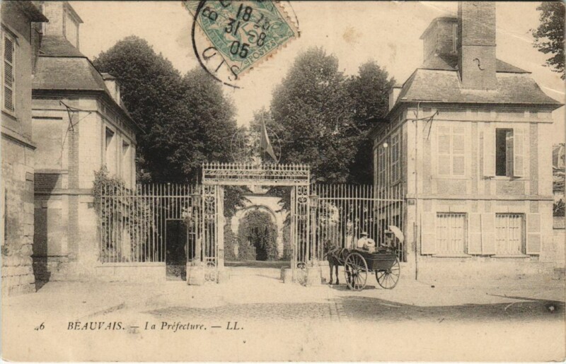 Carte postale ancienne Beauvais La Prefecture à Beauvais