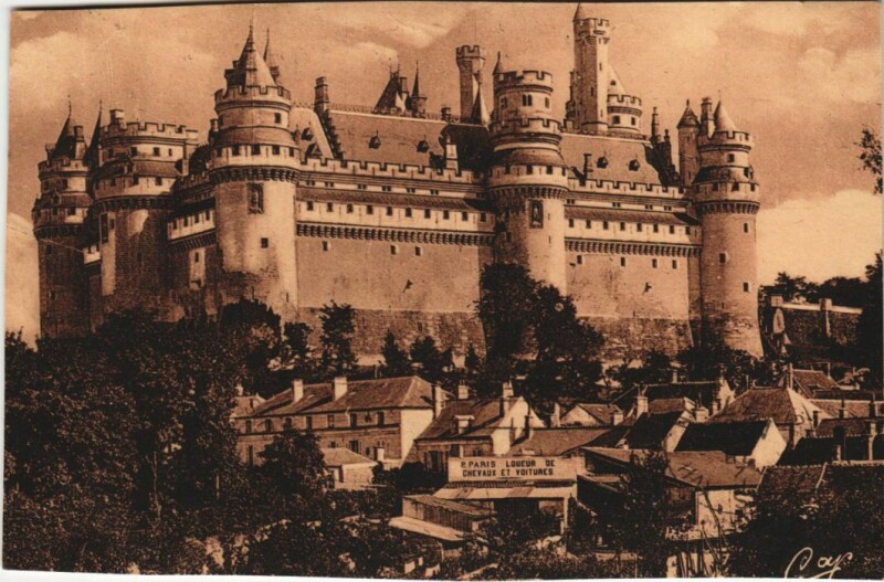 Carte postale ancienne Pierrefonds Chateau - Vue prise de la Route de Compiegne à Pierrefonds