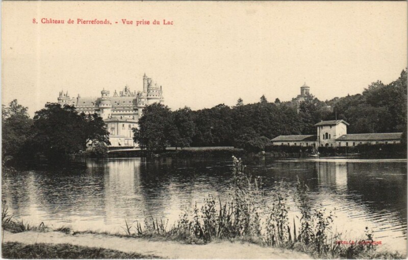 Carte postale ancienne Pierrefonds Chateau - Vue prise du Lac à Pierrefonds