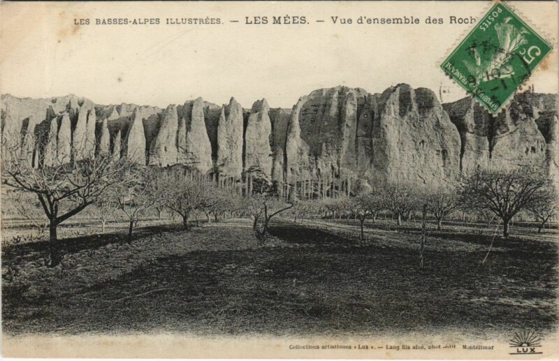 Carte postale ancienne Les Mees Vue d'Ensemble des Rochers