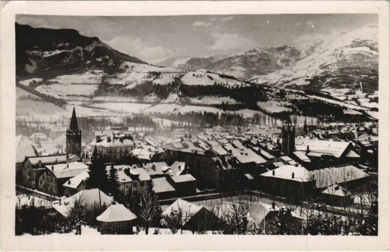 Carte postale ancienne Barcelonnette Vue Generale en Hiver à Barcelonnette