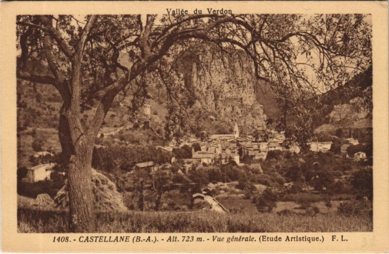Carte postale ancienne Castellane Vue Generale à Castellane