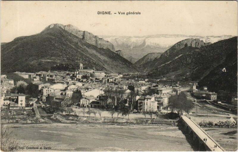 Carte postale ancienne Digne-les-Bains Vue Generale à Digne-les-Bains