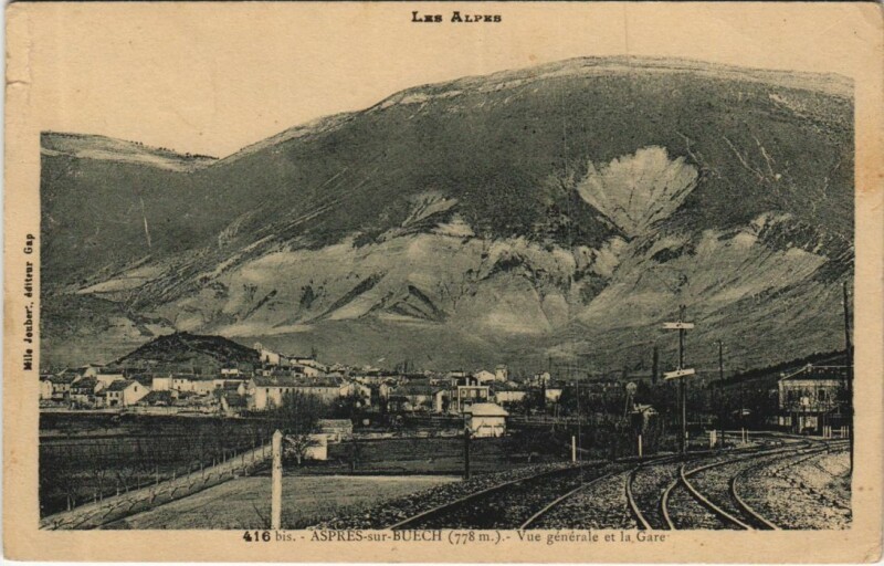 Carte postale ancienne Aspres-sur-Buech Vue Generale et la Gare
