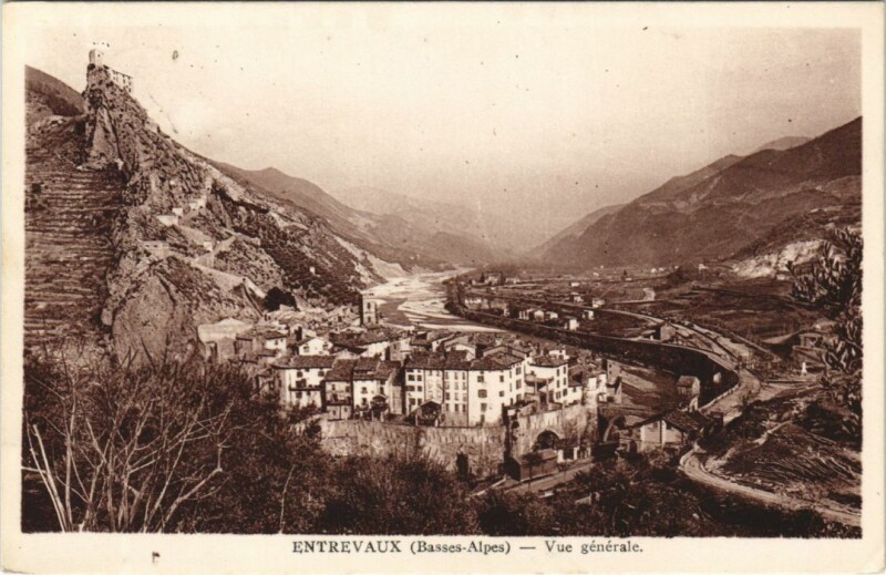 Carte postale ancienne Entrevaux Vue Generale à Entrevaux