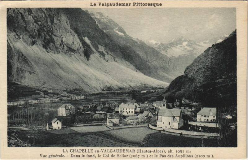 Carte postale ancienne La Chapelle-en-Valgaudemar Vue Generale