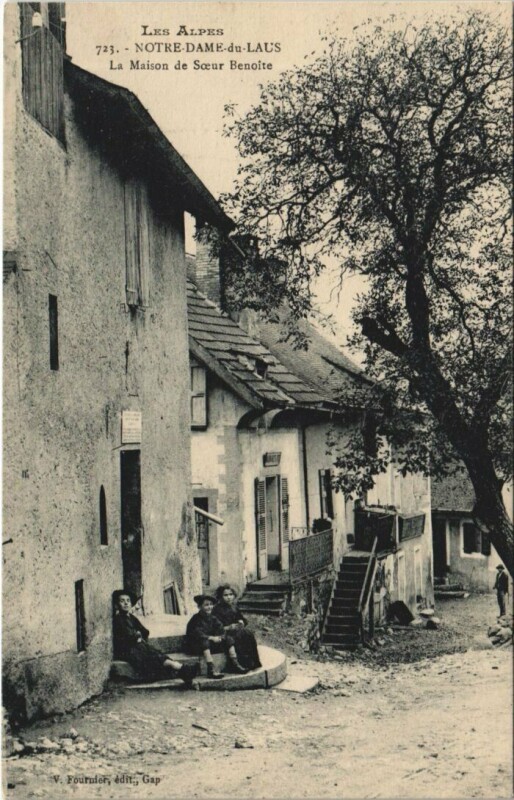 Carte postale ancienne Saint-Etienne-du-Laus Notre-Dame du Laus