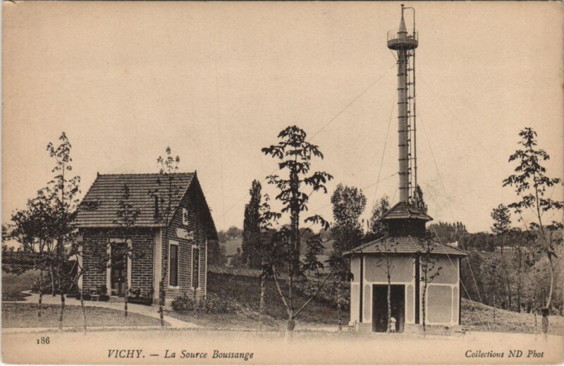 Carte postale ancienne Vichy La Source Boussange à Vichy