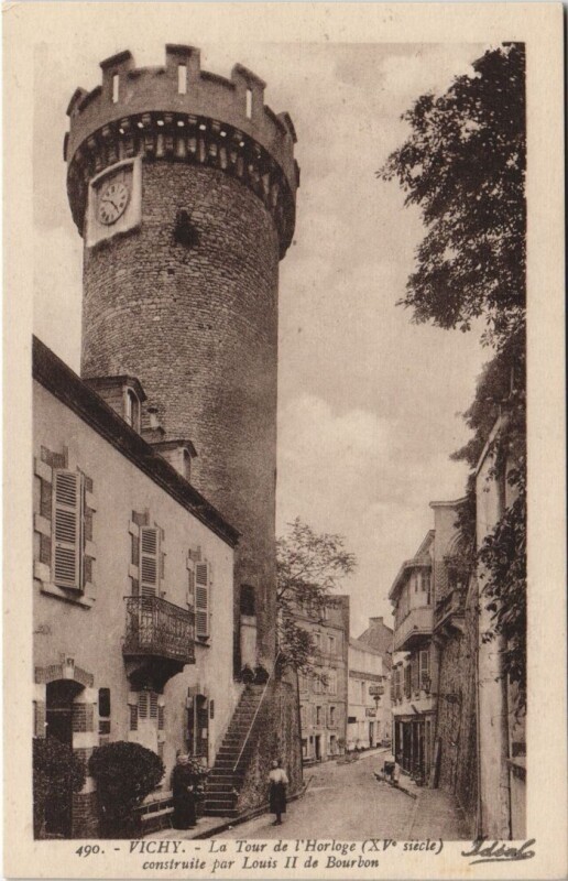 Carte postale ancienne Vichy Tour d'Horloge à Vichy