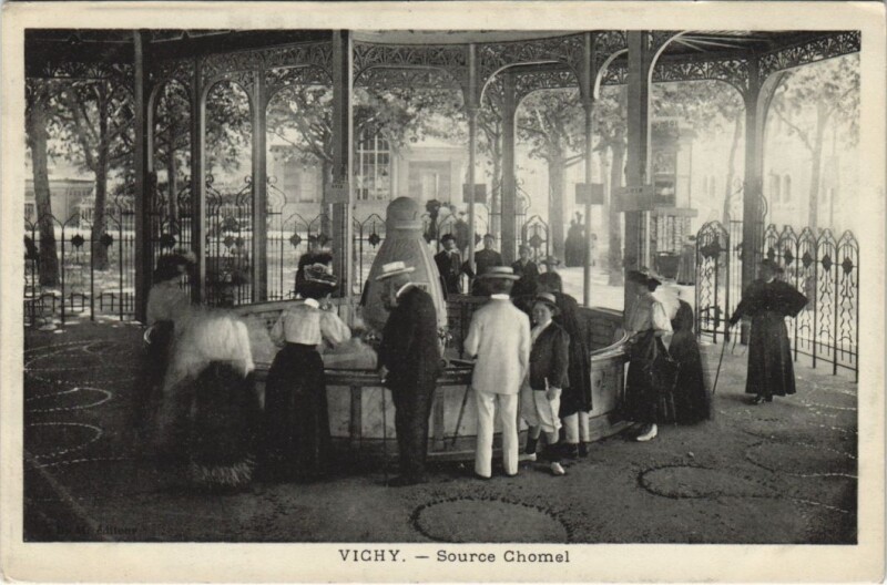 Carte postale ancienne Vichy Source Chomel à Vichy