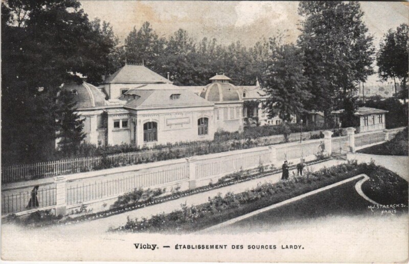 Carte postale ancienne Vichy Etablissement des Sources Lardy à Vichy