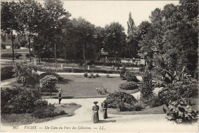 Carte postale ancienne Vichy Un coin du Parc des Celestins à Vichy