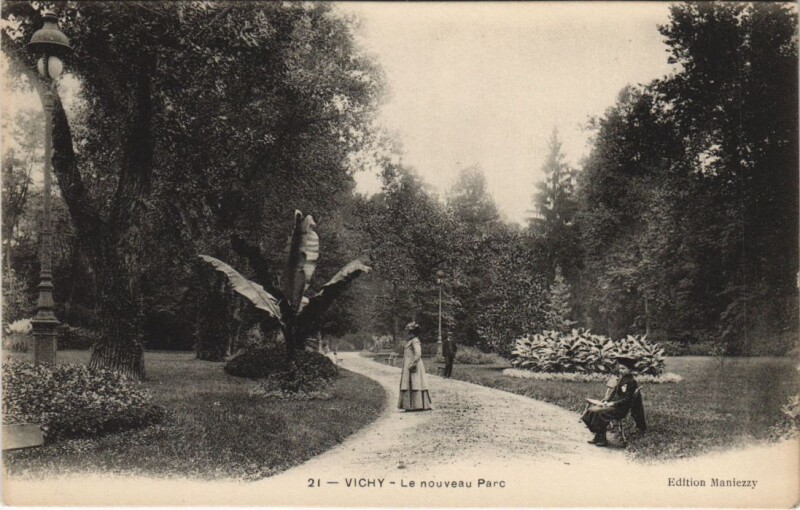 Carte postale ancienne Vichy Le nouveau Parc à Vichy