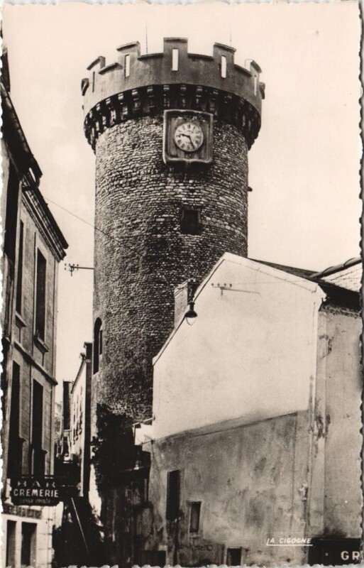 Carte postale ancienne Vichy Tour d'Horloge à Vichy