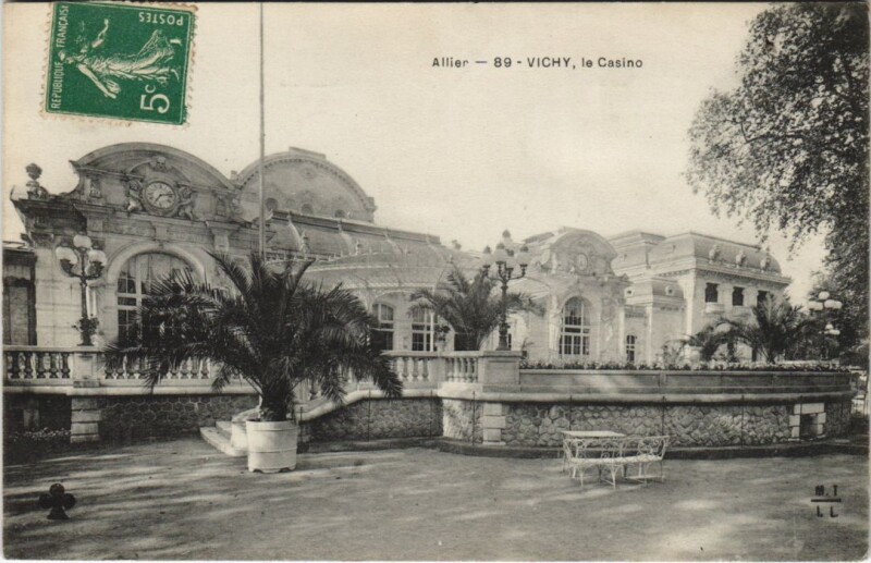 Carte postale ancienne Vichy Le Casino à Vichy