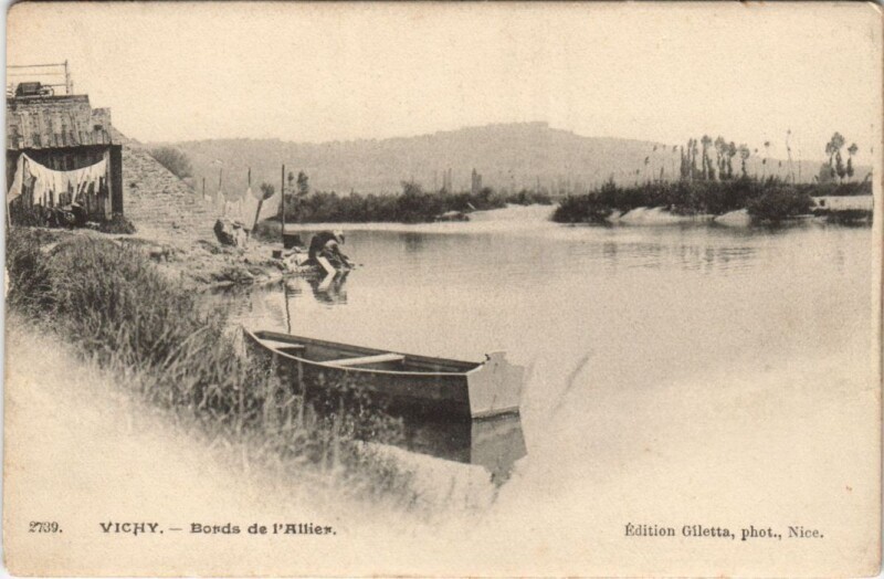 Carte postale ancienne Vichy Bords de l'Allier à Vichy