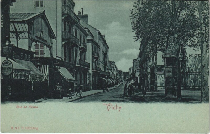 Carte postale ancienne Vichy Rue de Nimes à Vichy