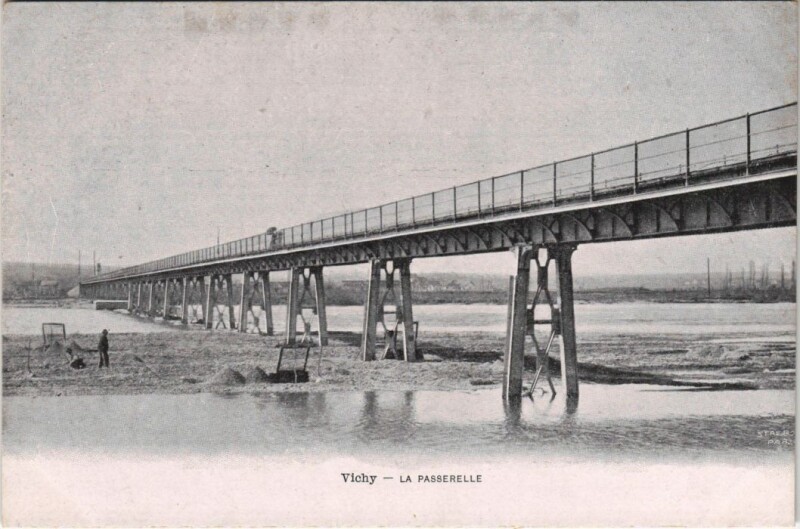Carte postale ancienne Vichy La Passerelle à Vichy