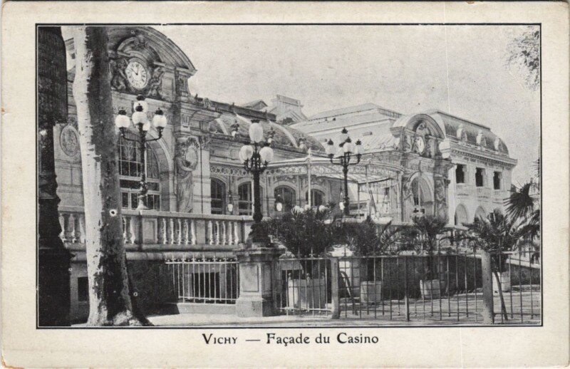 Carte postale ancienne Vichy Facade du Casino à Vichy