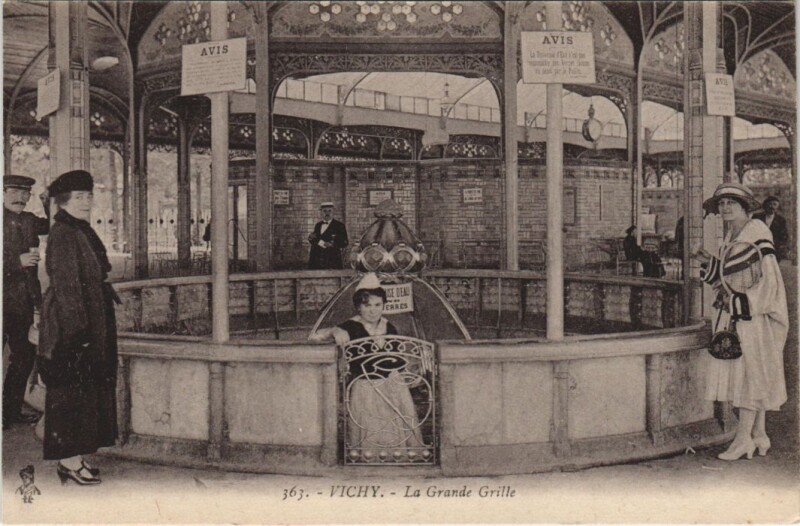 Carte postale ancienne Vichy Grande Grille à Vichy