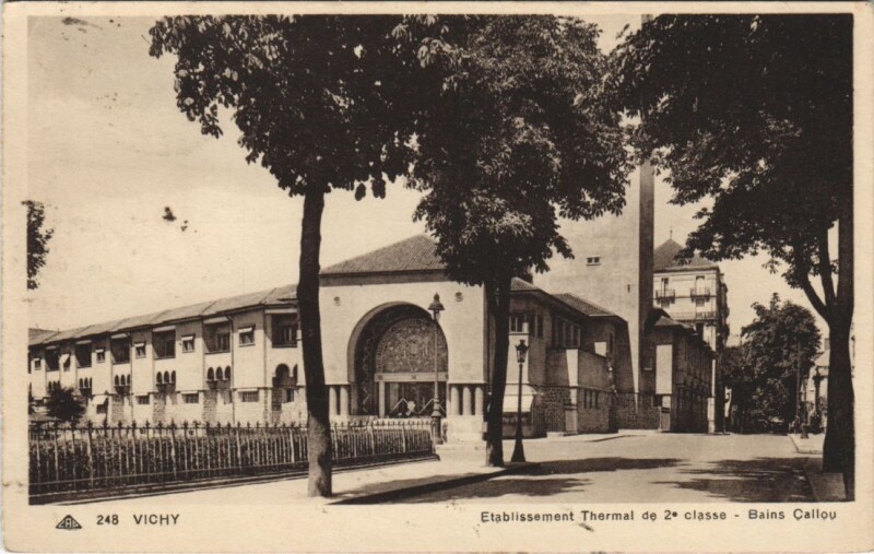 Carte postale ancienne Vichy Etablissement Thermal à Vichy