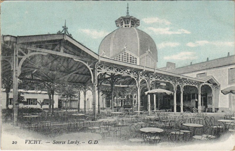Carte postale ancienne Vichy Source Lardy à Vichy