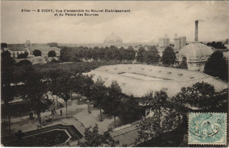 Carte postale ancienne Vichy vue d'ensemble du Nouvel Etablissement à Vichy
