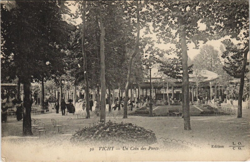 Carte postale ancienne Vichy Un coin des Parcs à Vichy