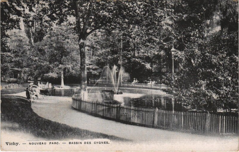 Carte postale ancienne Vichy Bassin des Cygnes à Vichy