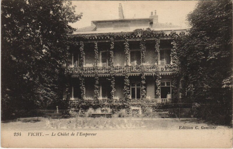 Carte postale ancienne Vichy Chalet de l'Empereur à Vichy
