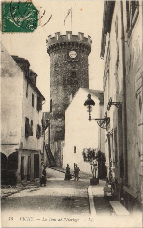 Carte postale ancienne Vichy Tour d'Horloge à Vichy