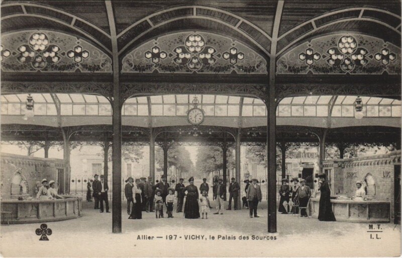 Carte postale ancienne Vichy Palais des Sources à Vichy