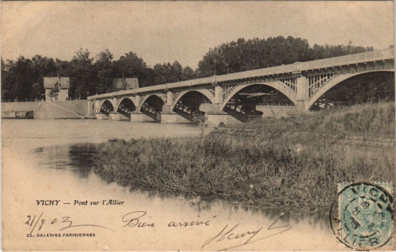 Carte postale ancienne Vichy Pont sur l'Allier à Vichy