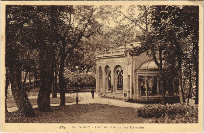 Carte postale ancienne Vichy Parc et Pavillon des Celestins à Vichy