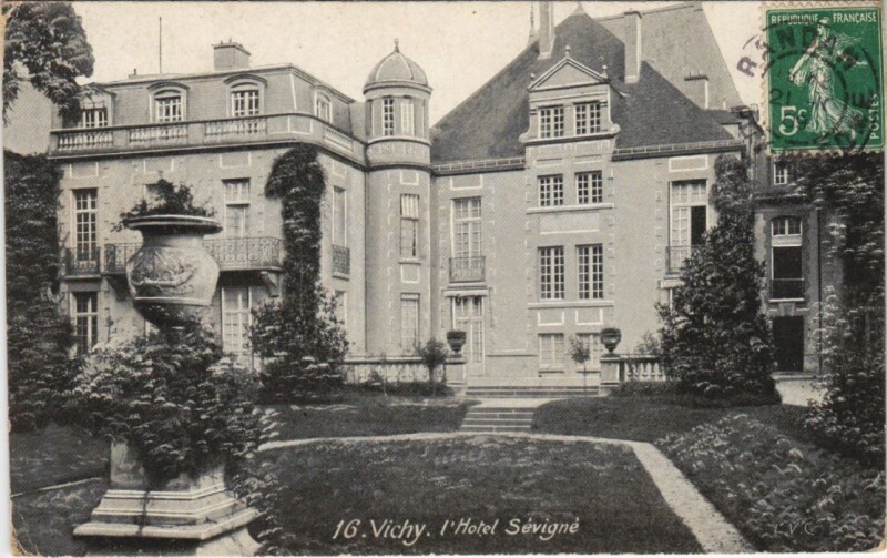 Carte postale ancienne Vichy Hotel Sevigne à Vichy
