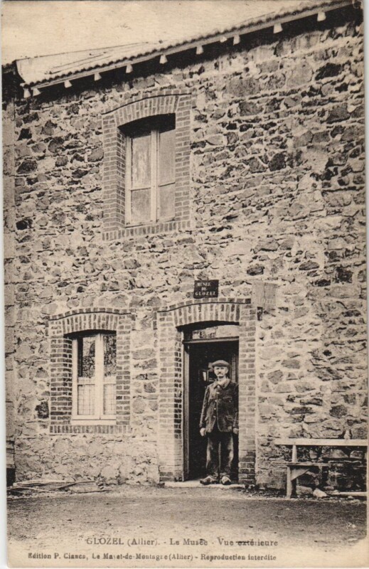 Carte postale ancienne Glozel La Musee - Vue Exterieure