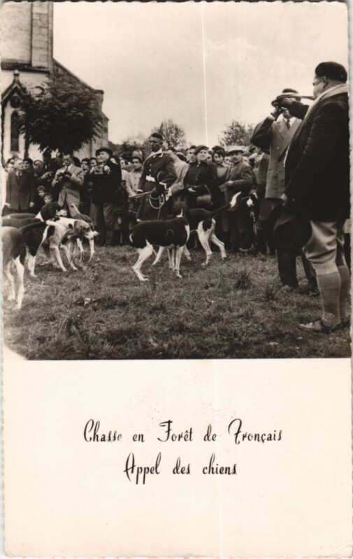Carte postale ancienne Chasse en Foret de Troncais - Appel des Chiens