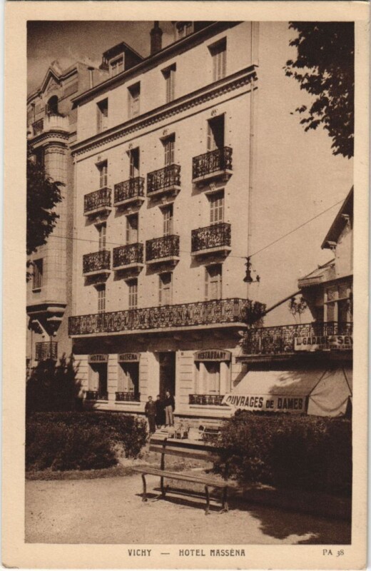 Carte postale ancienne Vichy Hotel Massena à Vichy