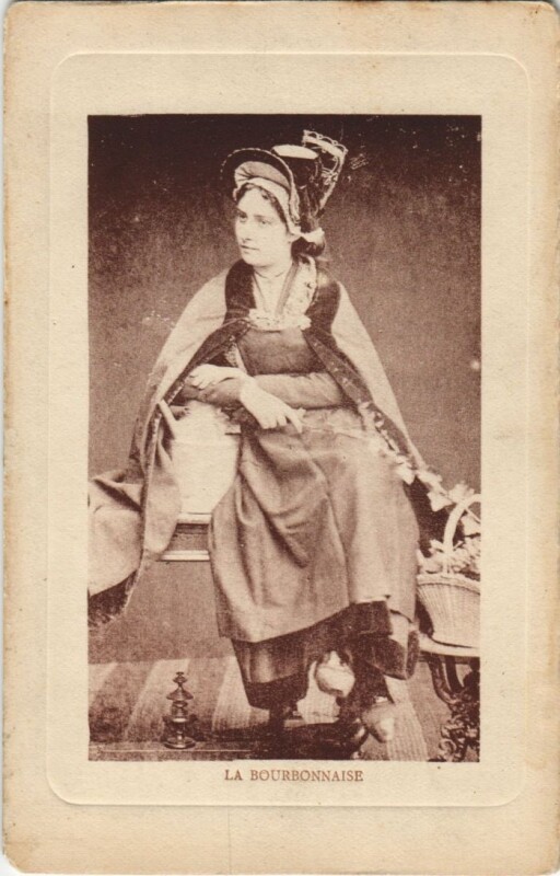 Carte postale ancienne La Bourbonnaise - Femme - Type