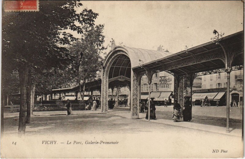 Carte postale ancienne Vichy Le Parc - Galerie-Promenoir à Vichy
