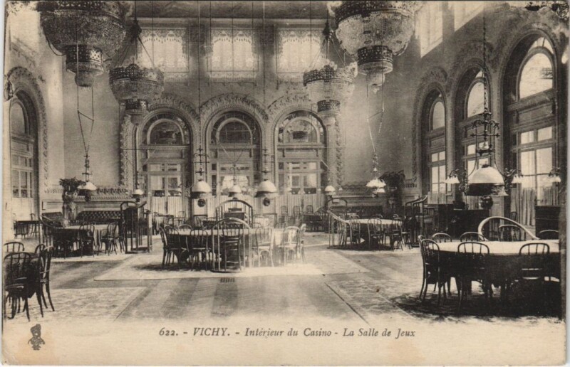 Carte postale ancienne Vichy Interieur du Casino - La Salle de Jeux à Vichy