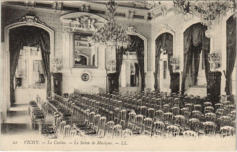 Carte postale ancienne Vichy Le Casino - Le Salon de Musique à Vichy